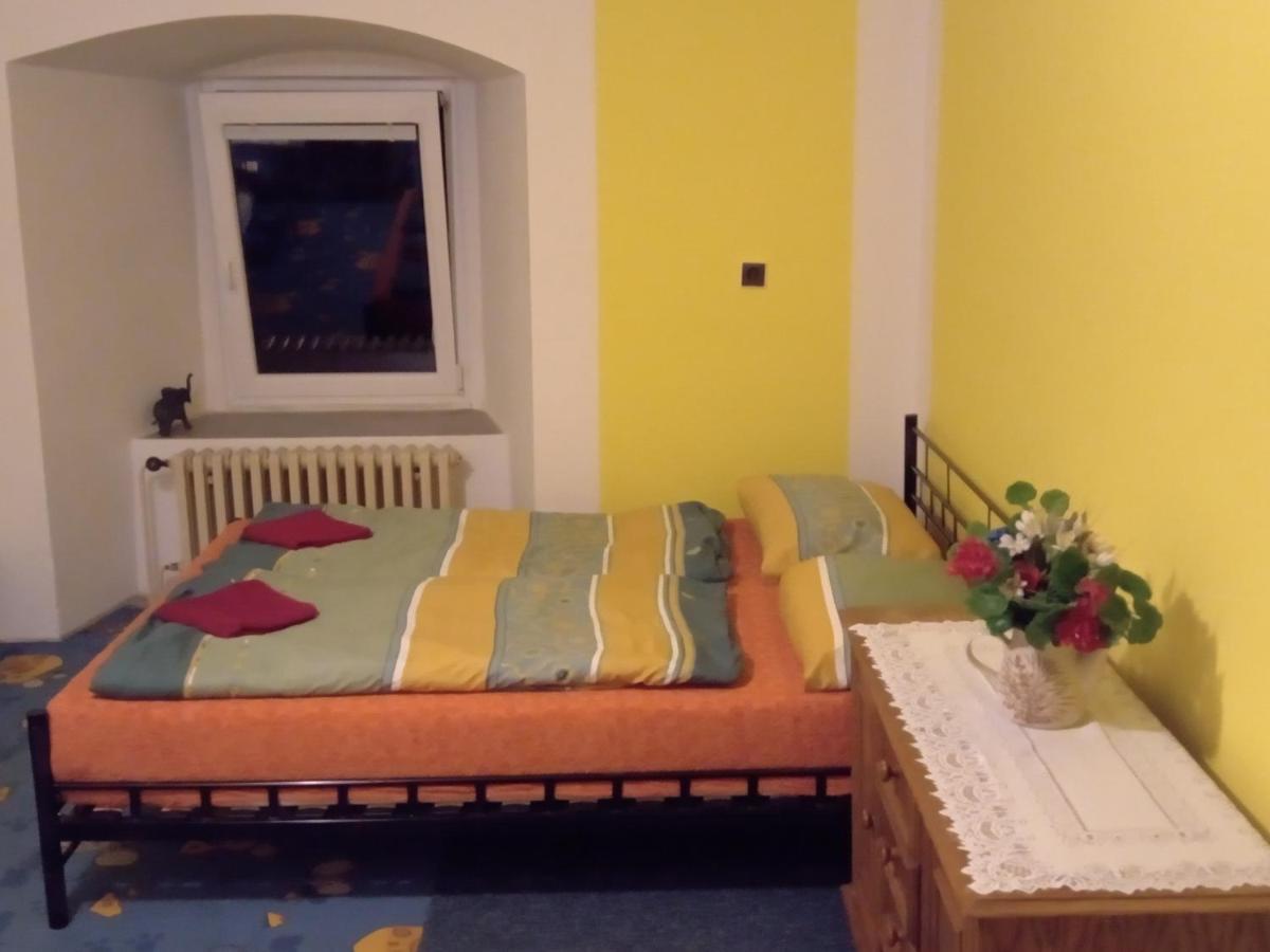 Apartman Police Nad Metuji Apartment Exterior foto